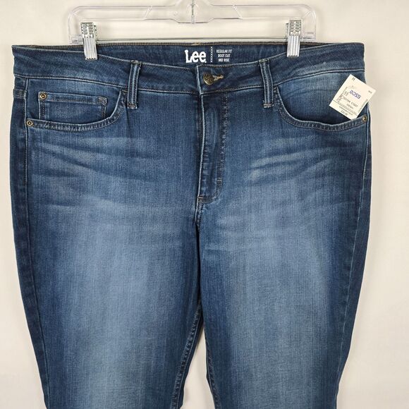 Lee Jeans Women's 18 M Blue Dark Wash Boot Cut Mid Rise Regular Fit NWT - Picture 2 of 16